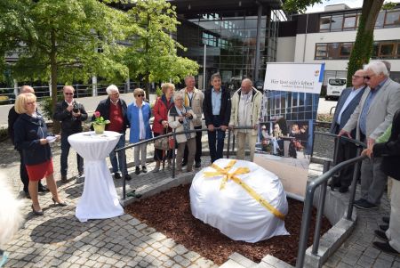 Gedenksteinenthüllung